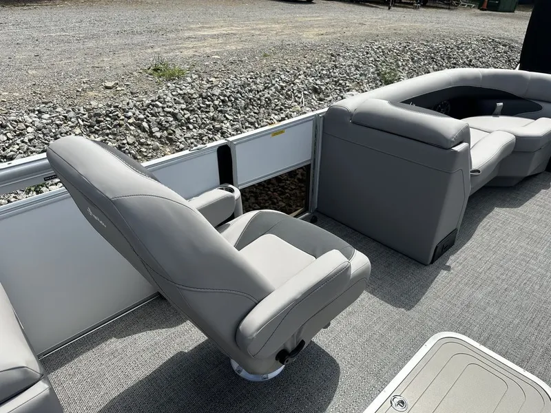 Slide: The Image of Barletta Boats A22QC Triple-Toon 2026 - 20
