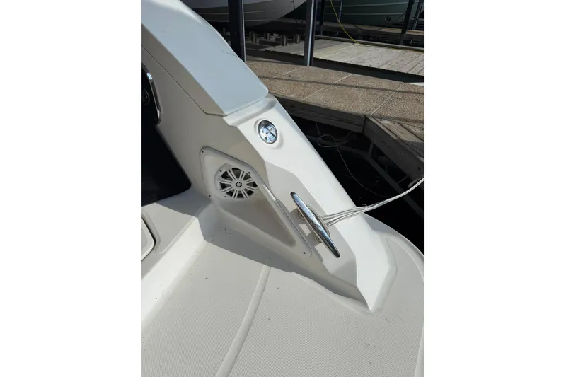 Slide: The Image of 2009 Sea Ray 350 Sundancer boat deck with cleat and speaker. - 20