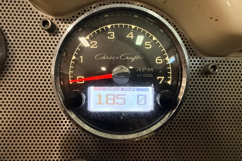 Slide: The Image of Chris-Craft Launch 27 tachometer showing 185 engine hours, 2019 model. - 18