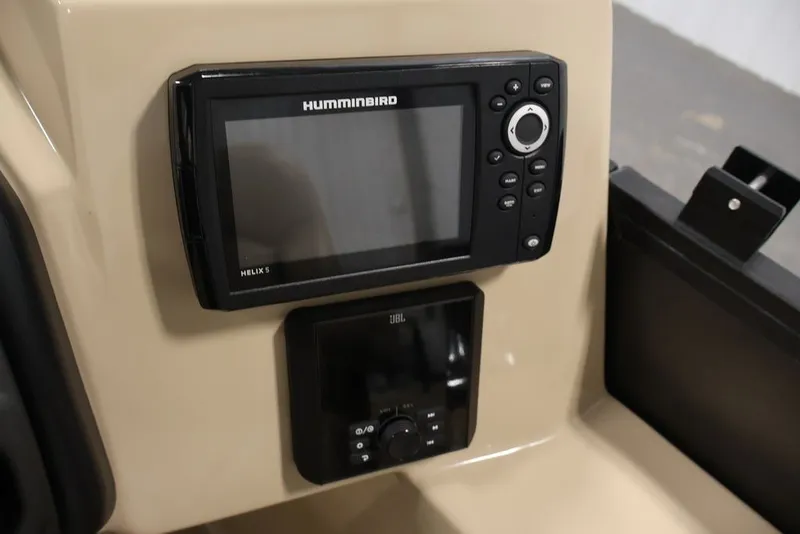 Slide: The Image of Dashboard of 2027 Bentley Pontoons 200 CRUISE XL with Humminbird Helix 5 display. - 31