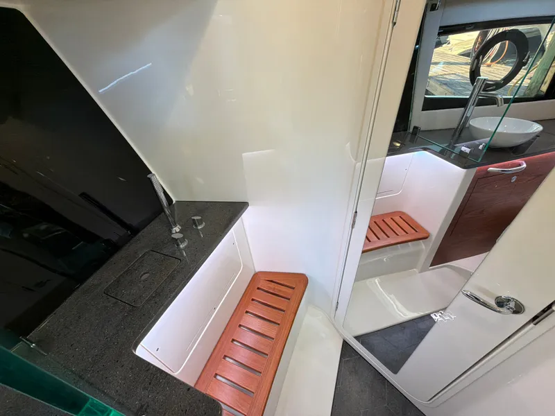 Slide: The Image of Boston Whaler 405 Conquest 2024 - 74