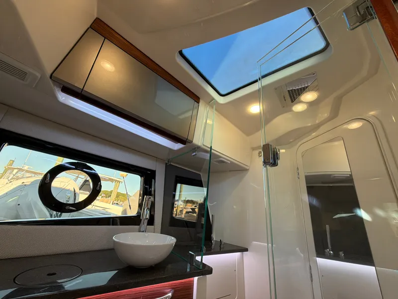 Slide: The Image of Boston Whaler 405 Conquest 2024 - 73