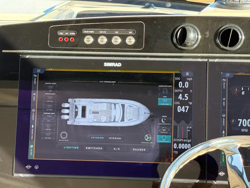 Slide: The Image of Boston Whaler 405 Conquest 2024 - 56