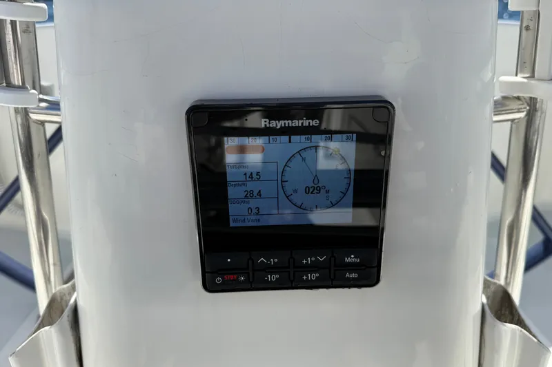 Slide: The Image of Raymarine display on 1994 J Boats J/120, showing wind speed and navigation data. - 74