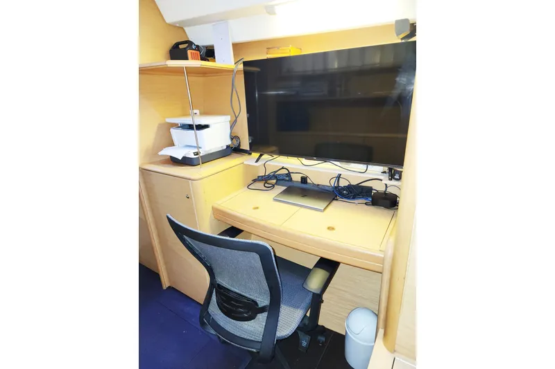 Slide: The Image of Office with 43" monitor - 48
