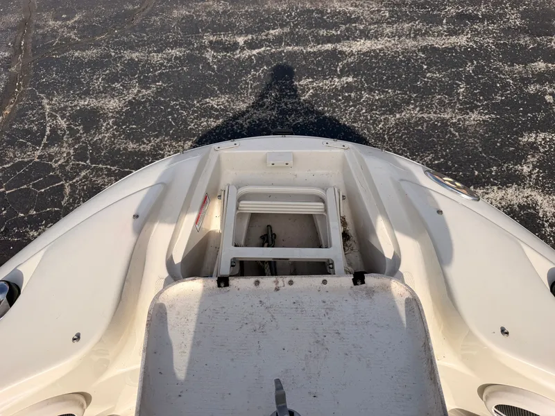 Slide: The Image of Sea Ray 220 Sundeck 2006 - 51
