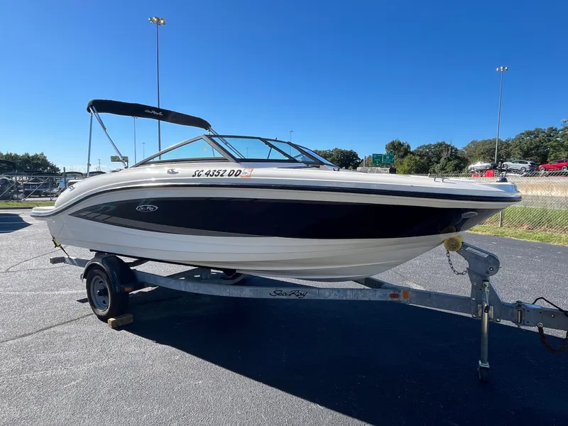 Slide: The Image of Sea Ray 190 Sport 2016 - 7