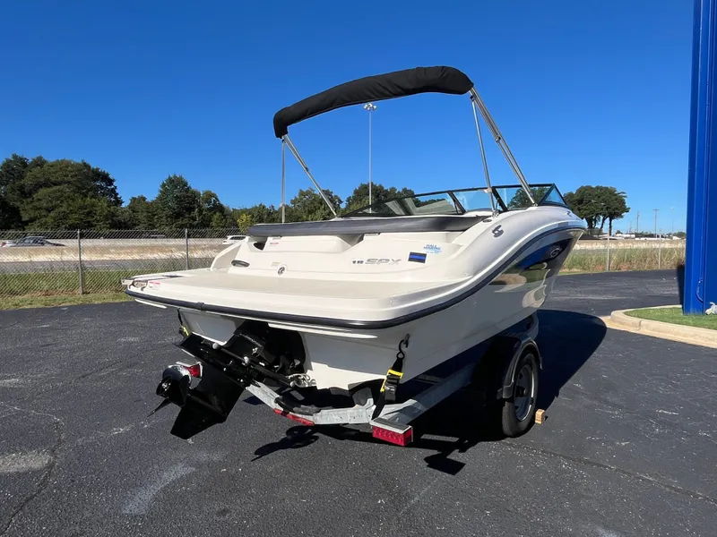Slide: The Image of Sea Ray 190 Sport 2016 - 4