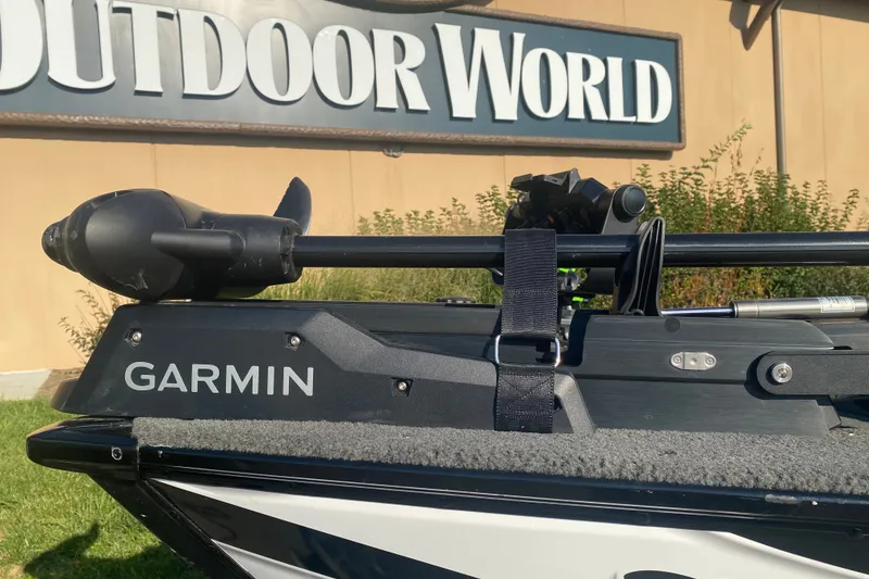Slide: The Image of 2014 Lund 1650 Rebel XL SS with Garmin equipment at Outdoor World. - 10