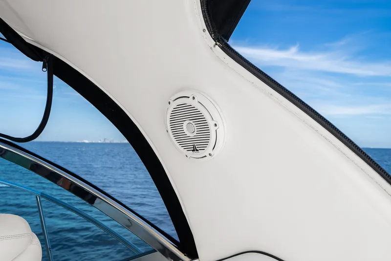 Slide: The Image of Sea Ray 420 Sundancer 2005 - 32