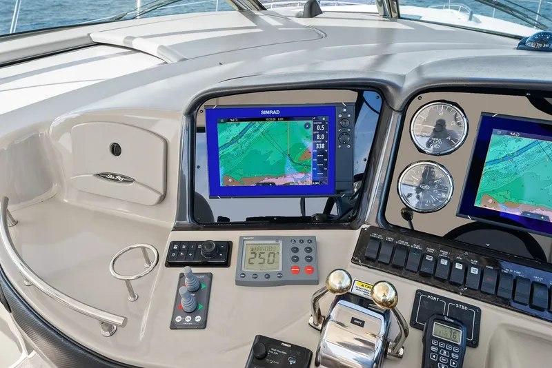 Slide: The Image of Sea Ray 420 Sundancer 2005 - 29