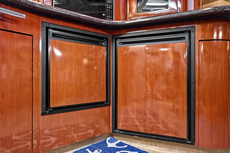 Slide: The Image of Sea Ray 420 Sundancer 2005 - 16