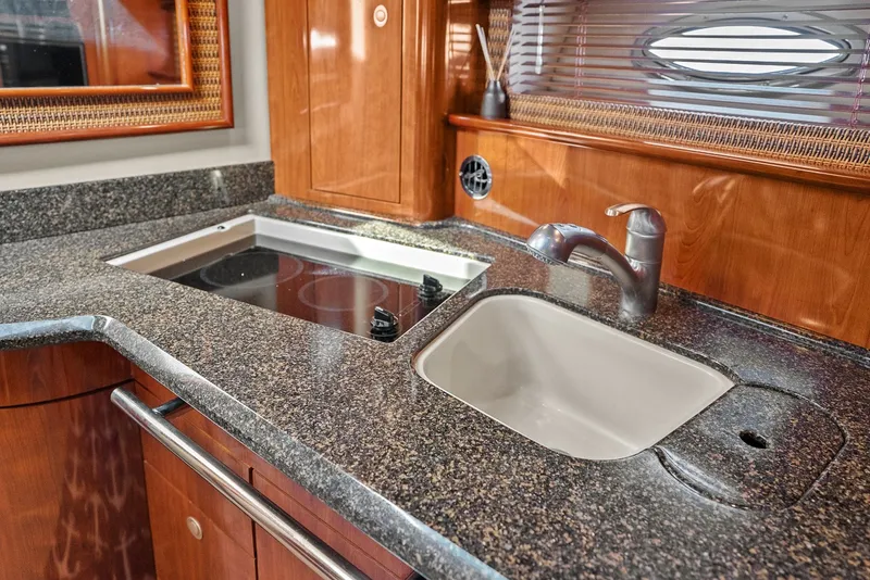 Slide: The Image of Sea Ray 420 Sundancer 2005 - 17
