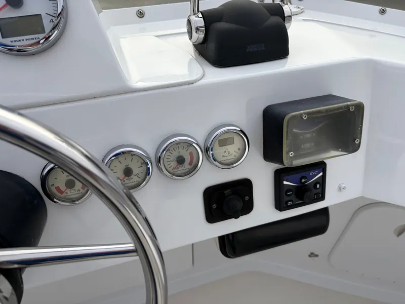Slide: The Image of Custom Power Cat 40 2010 - 42