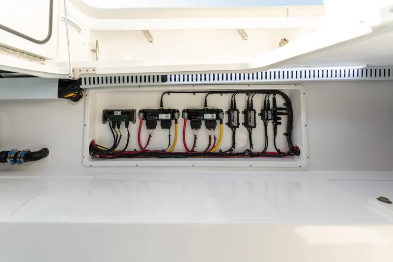 Slide: The Image of Electrical wiring system of the 2025 Mag Bay 43 CC boat. - 28