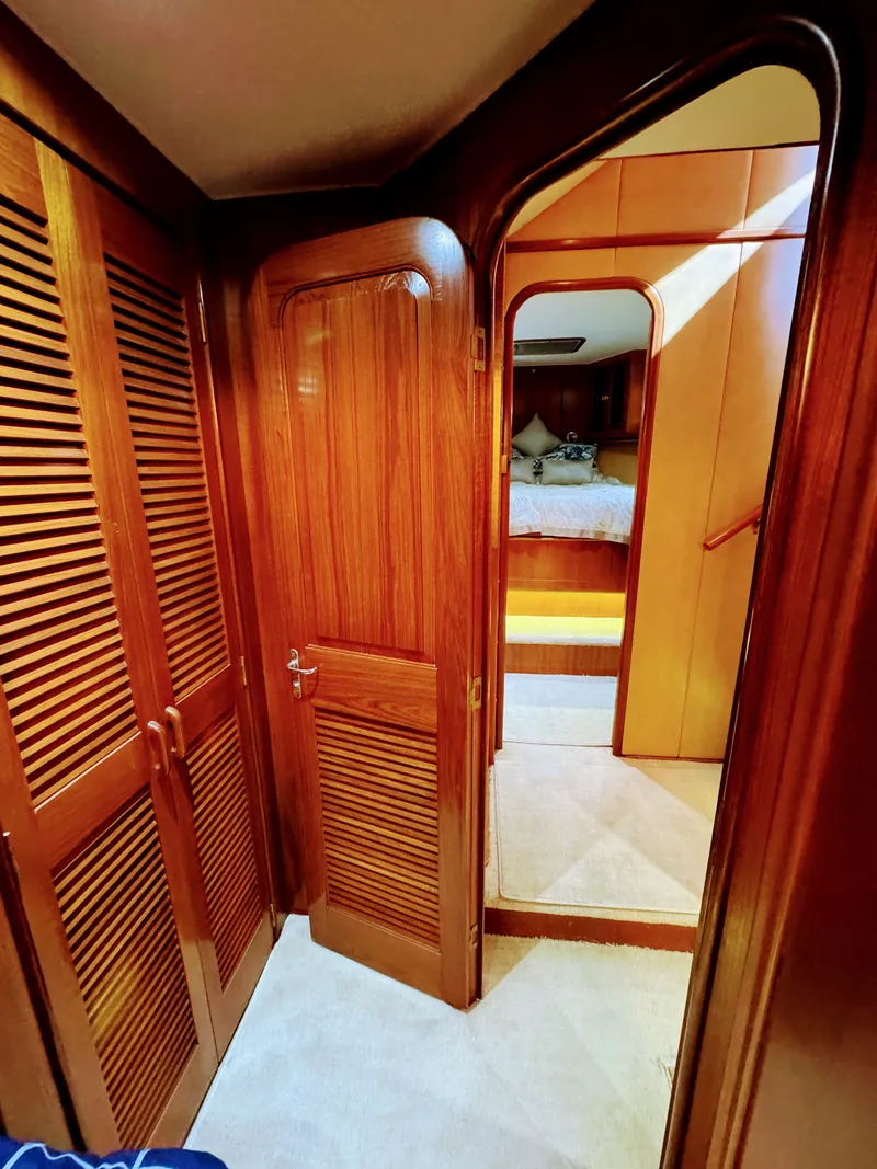 Slide: The Image of Viking 55 MOTOR YACHT WIDE BODY 1990 - 62