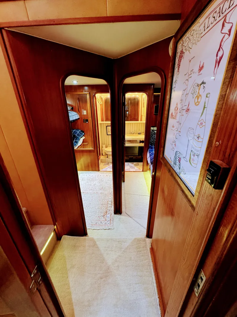 Slide: The Image of Viking 55 MOTOR YACHT WIDE BODY 1990 - 54