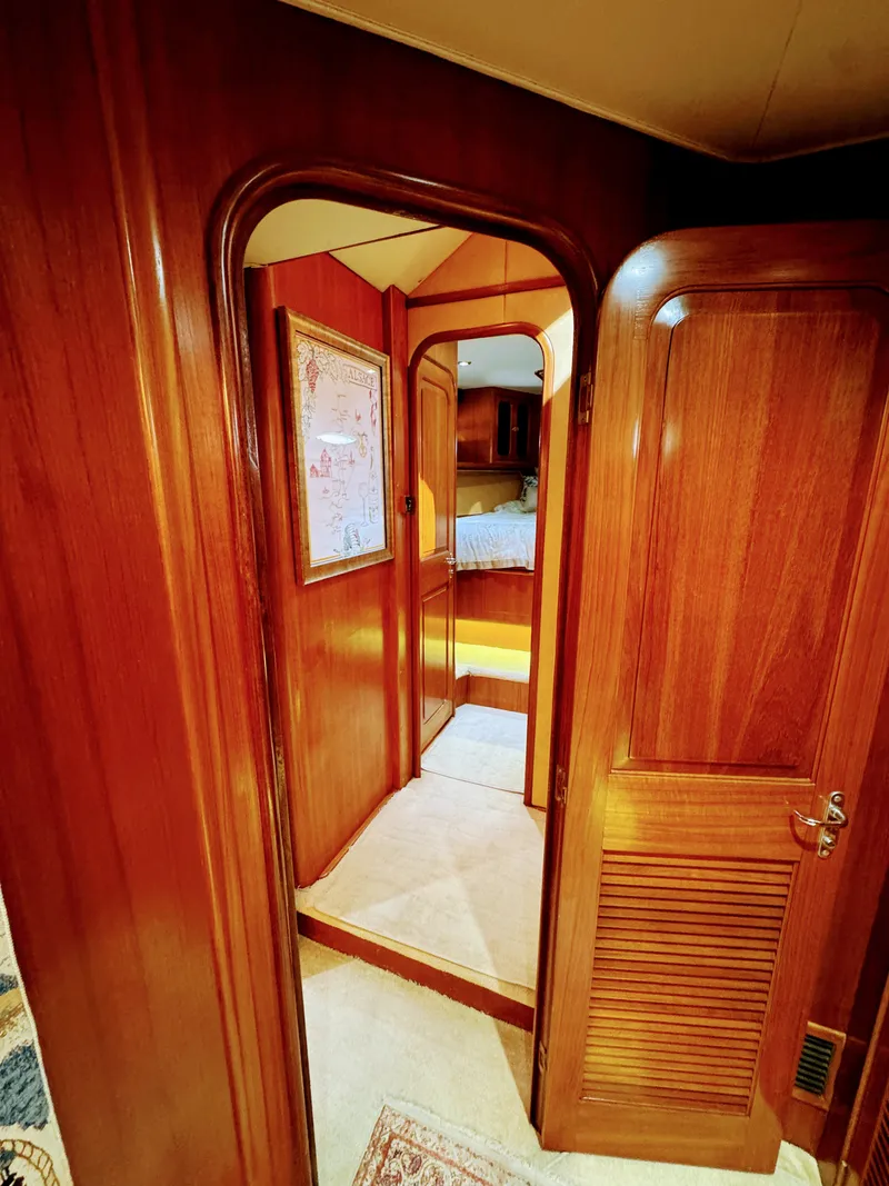 Slide: The Image of Viking 55 MOTOR YACHT WIDE BODY 1990 - 61