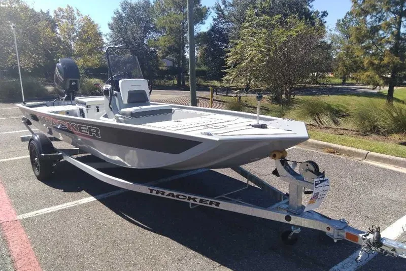 The Image of Tracker Bass Tracker Classic CC 2027 - 0