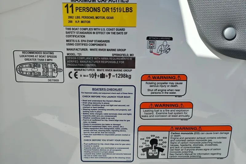 Slide: The Image of Boat safety and capacity label for Tahoe T21, 2027 model, with warnings and checklist. - 17
