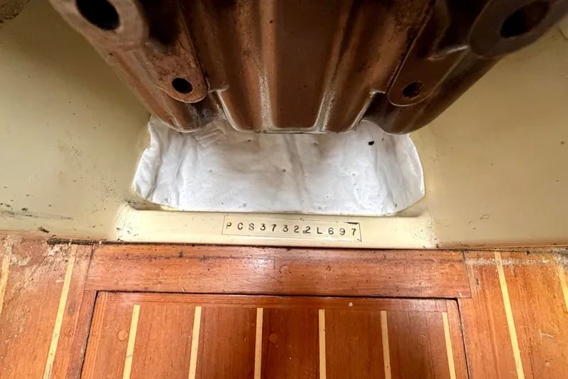 Slide: The Image of Hull identification number on 1997 Pacific Seacraft Crealock 37 sailboat. - 41