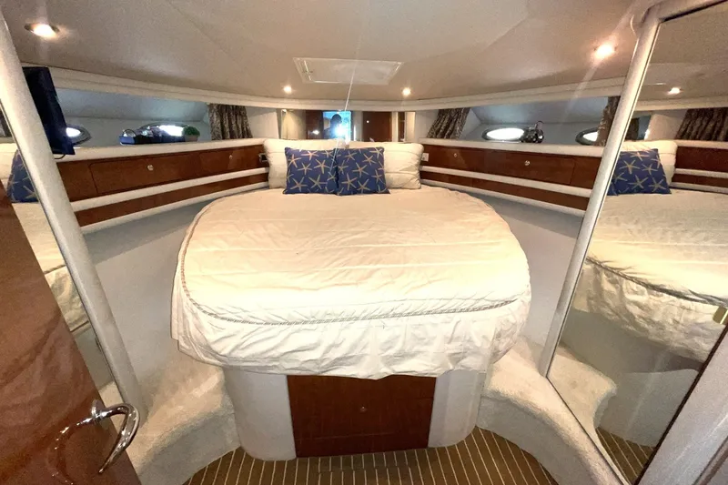Slide: The Image of PRIVATE MASTER STATEROOM FORWARD OVERVIEW - 11