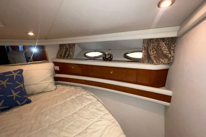 Slide: The Image of MASTER STATEROOM TO STBD. - 15