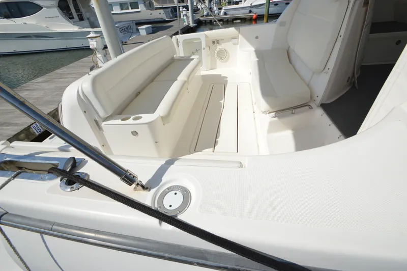 Slide: The Image of Tiara 4400 Sovran 2004 - 14