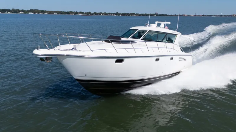 Slide: The Image of Tiara 4400 Sovran 2004 - 9