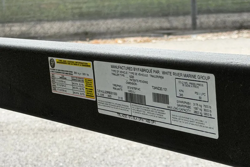 Slide: The Image of 2024 Nitro Z20 trailer label with tire and loading information. - 85