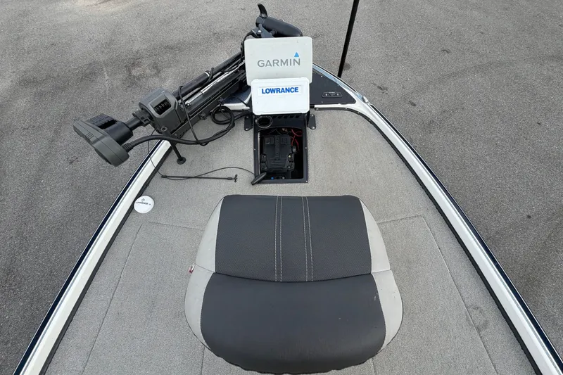 Slide: The Image of 2024 Nitro Z20 boat deck with Garmin and Lowrance electronics. - 41