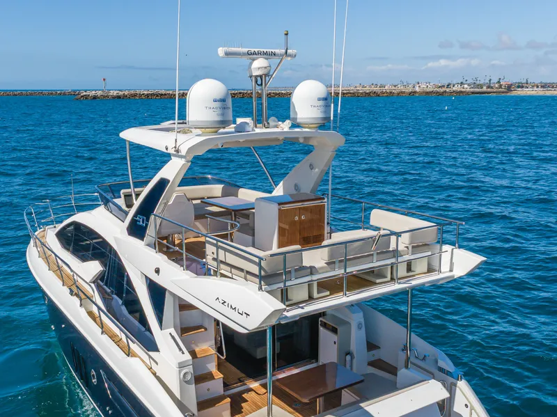 Slide: The Image of Yacht de luxe Azimut 50 Fly 2015 en mer ouverte. - 13