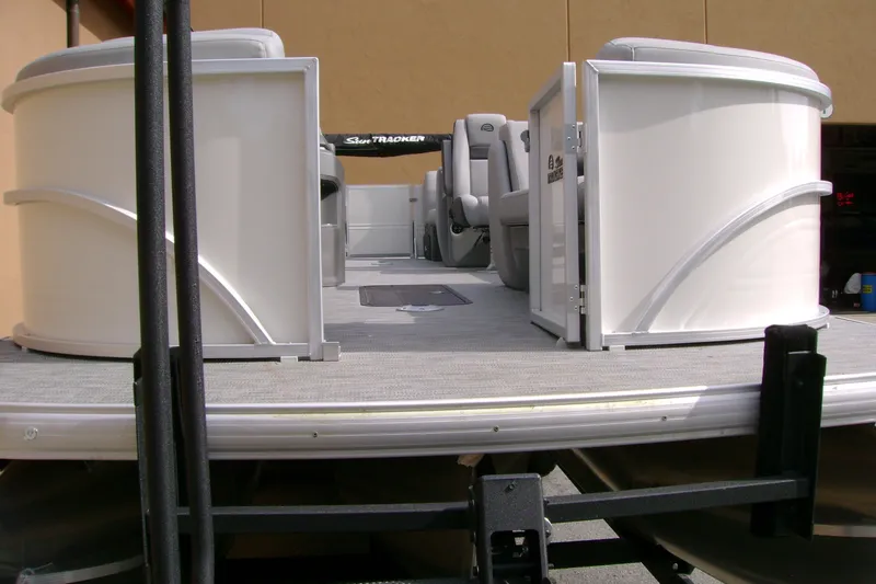 Slide: The Image of 2026 Sun Tracker Party Barge 24 XP3 pontoon boat interior view. - 17