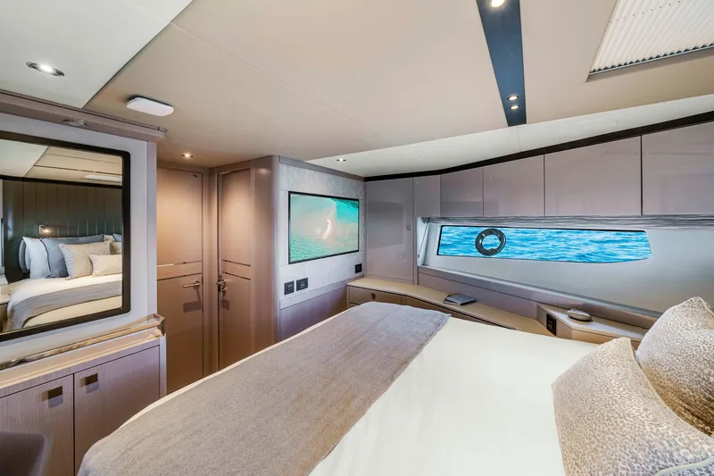 Slide: The Image of Luxurious cabin of the Sunseeker Manhattan 68 with modern design and sea view. - 33
