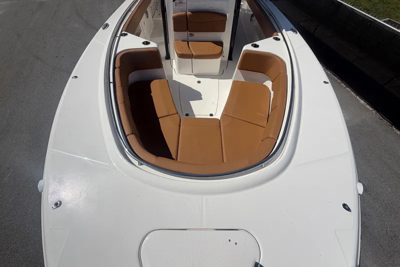 Slide: The Image of Robalo R302 Center Console 2025 - 56