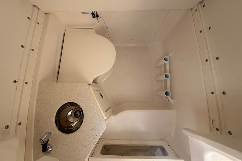 Slide: The Image of Robalo R302 Center Console 2025 - 62