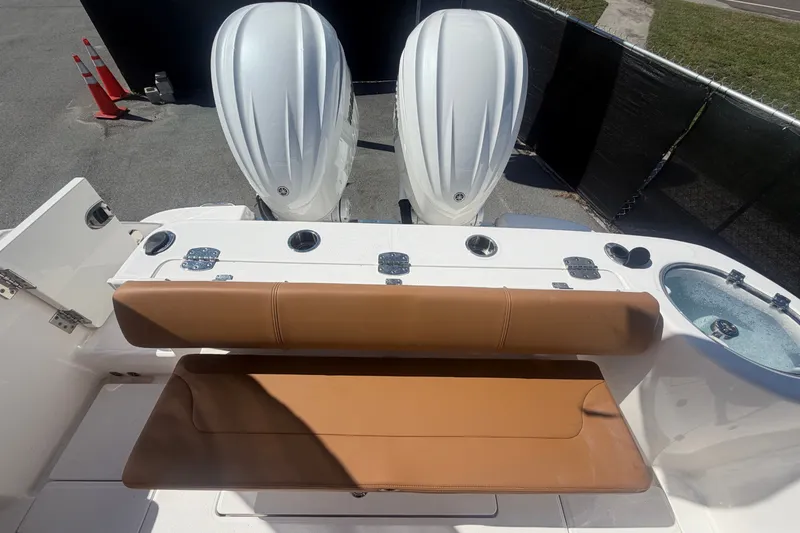 Slide: The Image of Robalo R302 Center Console 2025 - 84