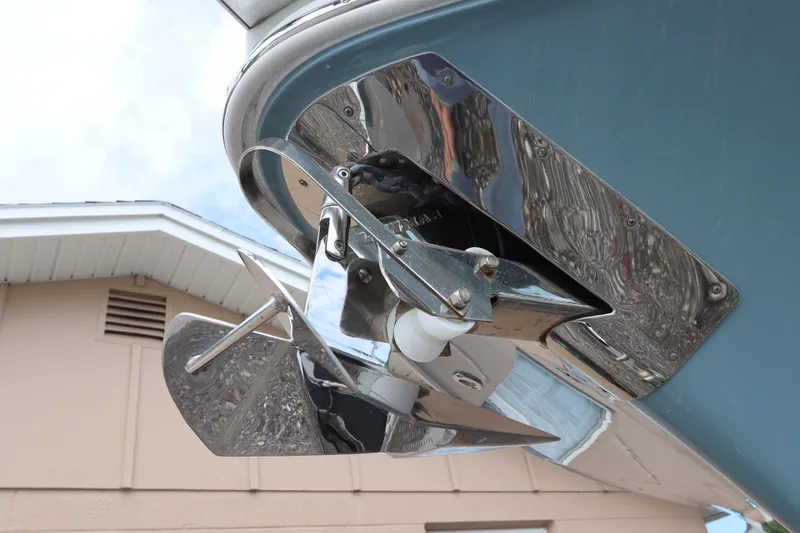Slide: The Image of Close-up of a 2021 Sea Hunt Ultra 275SE boat anchor mechanism. - 34