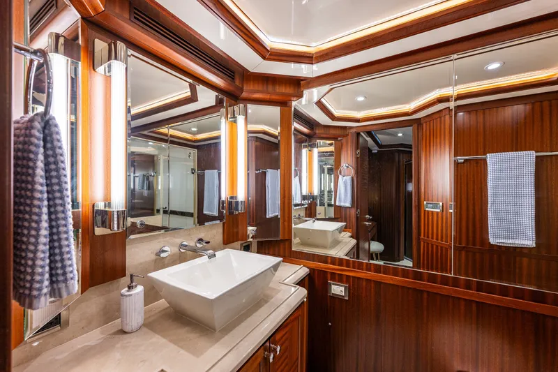 Slide: The Image of Luxurious bathroom interior of 2012 Ocean Alexander 85 E yacht with elegant wood finishes. - 43