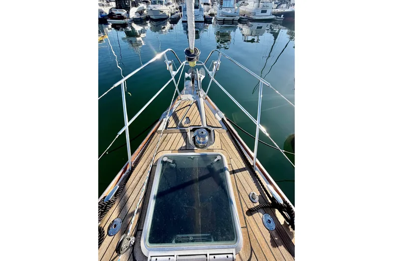 Slide: The Image of Deck view of 2007 Jeanneau Sun Odyssey 49 DS yacht in marina. - 19