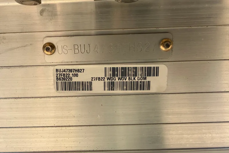Slide: The Image of Hull identification number on a 2027 Sun Tracker Fishin' Barge 22 DLX boat. - 16