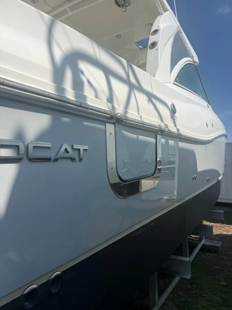 Slide: The Image of World Cat 320 DC 2019 - 2