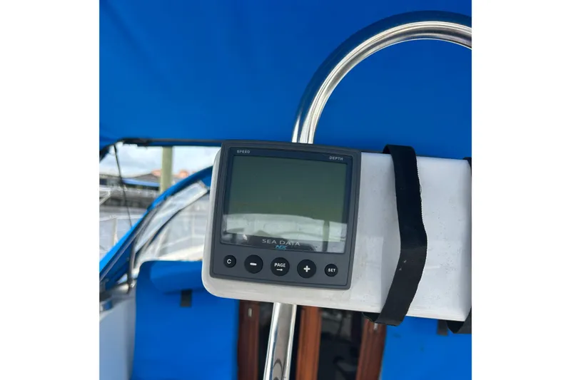 Slide: The Image of Cockpit of 1979 Tartan 37 . - 46