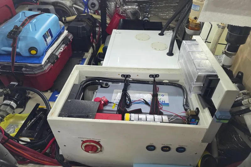 Slide: The Image of Engine room of 2001 Cruisers Yachts 4450 Express Motoryacht with battery and equipment. - 20