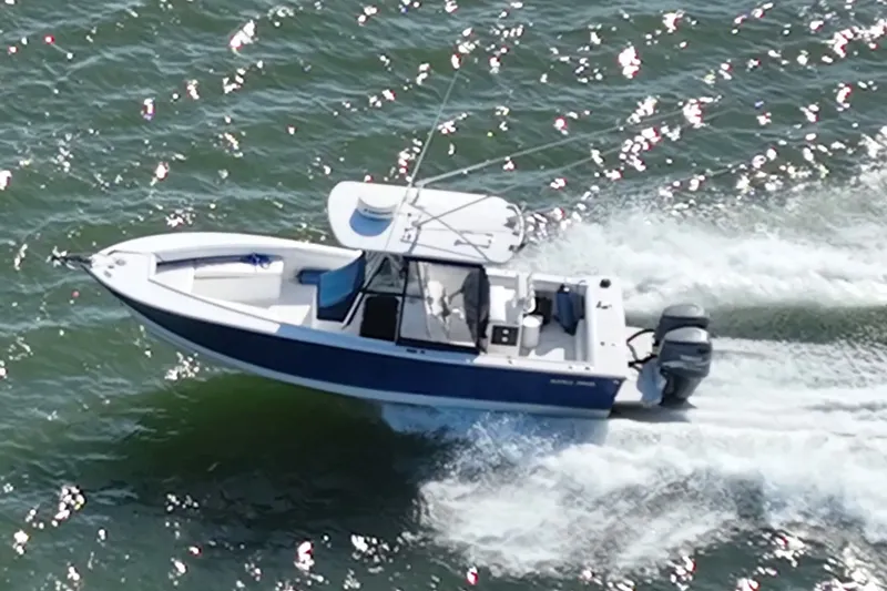Slide: The Image of Regulator Marine 26 Forward Seating 2001 - 19