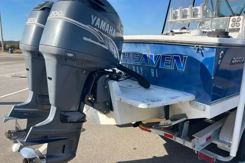 Slide: The Image of YAMAHA OUTBOARDS - 15
