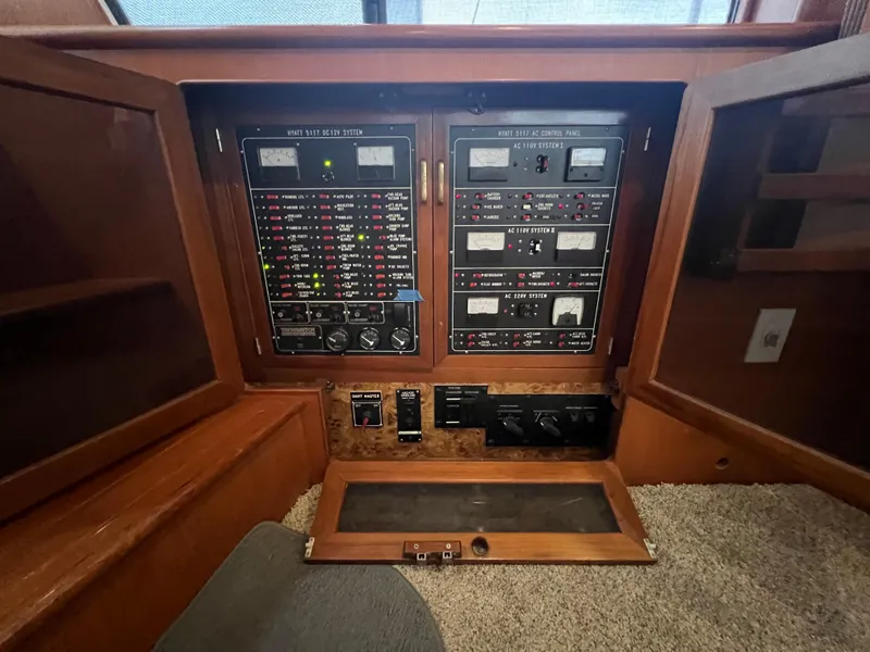 Slide: The Image of Hyatt 51 Aft Cabin Motor Yacht 1998 - 78