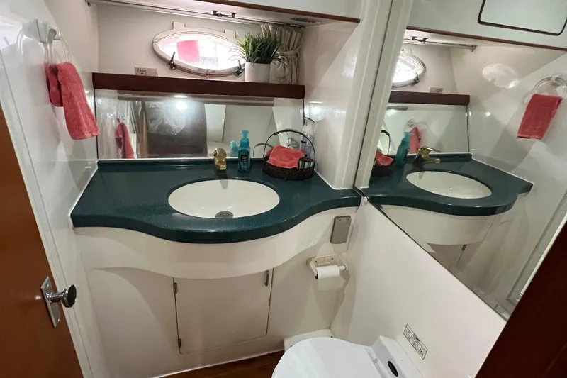 Slide: The Image of Hyatt 51 Aft Cabin Motor Yacht 1998 - 100