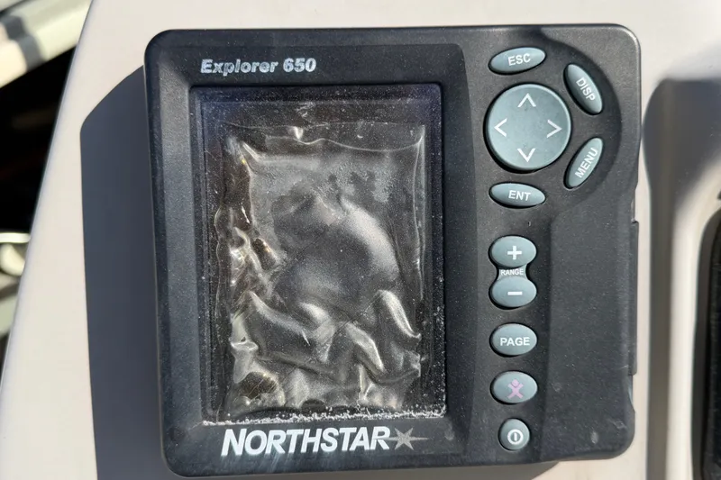 Slide: The Image of Northstar Explorer 650 GPS unit on 2007 Sea Ray 240 Sundancer boat. - 29