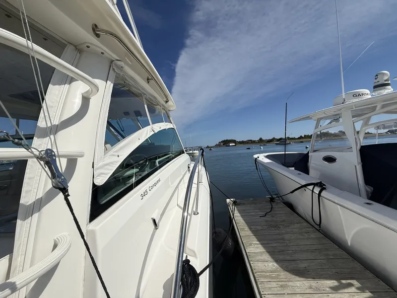 Slide: The Image of Boston Whaler 345 CONQUEST 2017 - 2